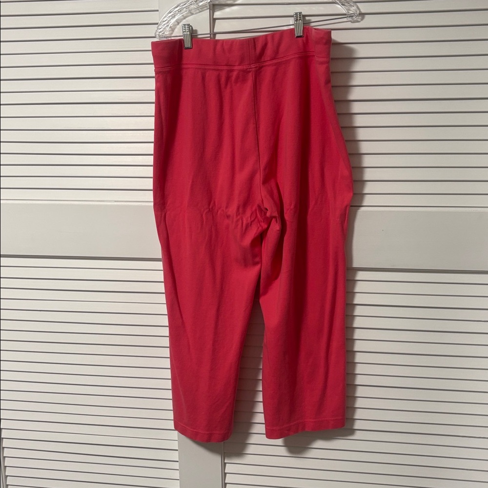Avenue Bright Pink pull on capris - Picture 4 of 4